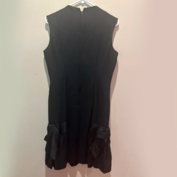Black formal sleeveless dress with bottom bows Size Medium - Picture 3 of 5